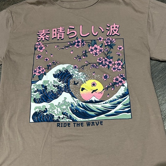 Graphic Tee with Wave and Cherry Blossom Design - Picture 4 of 6